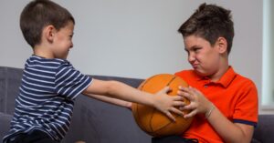 Rivalitate între copii